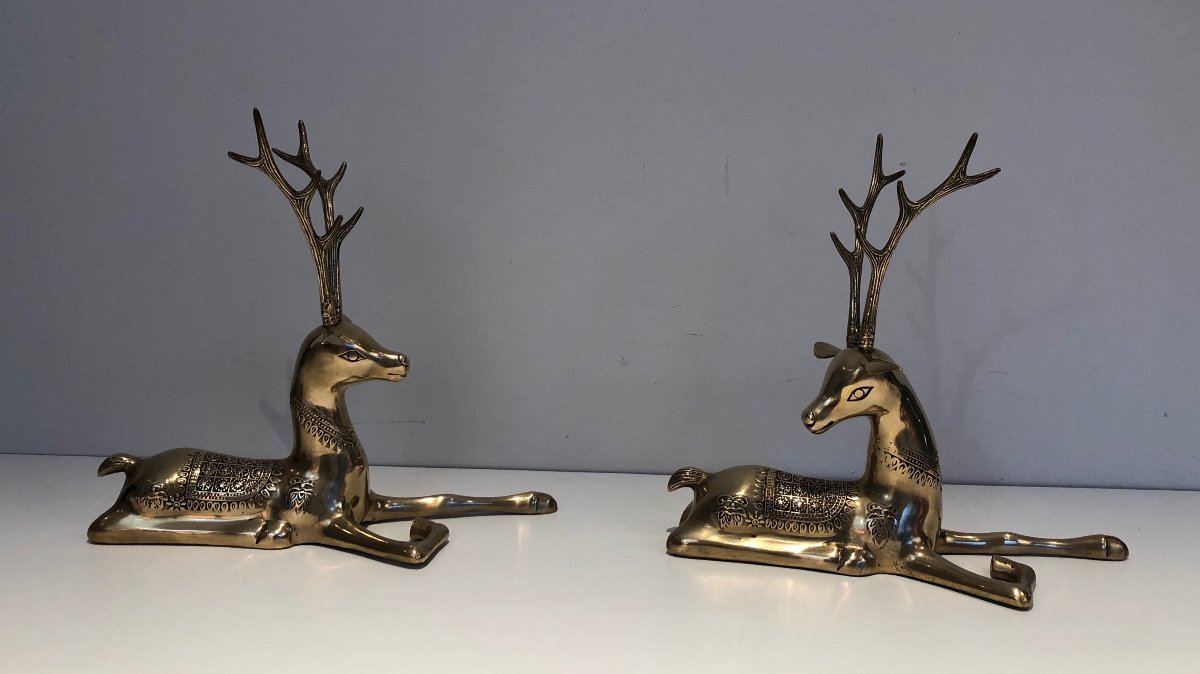 Paire de cerfs couchés en bronze gravés de motifs chamaniques. Travail Français. Vers 1970-photo-3