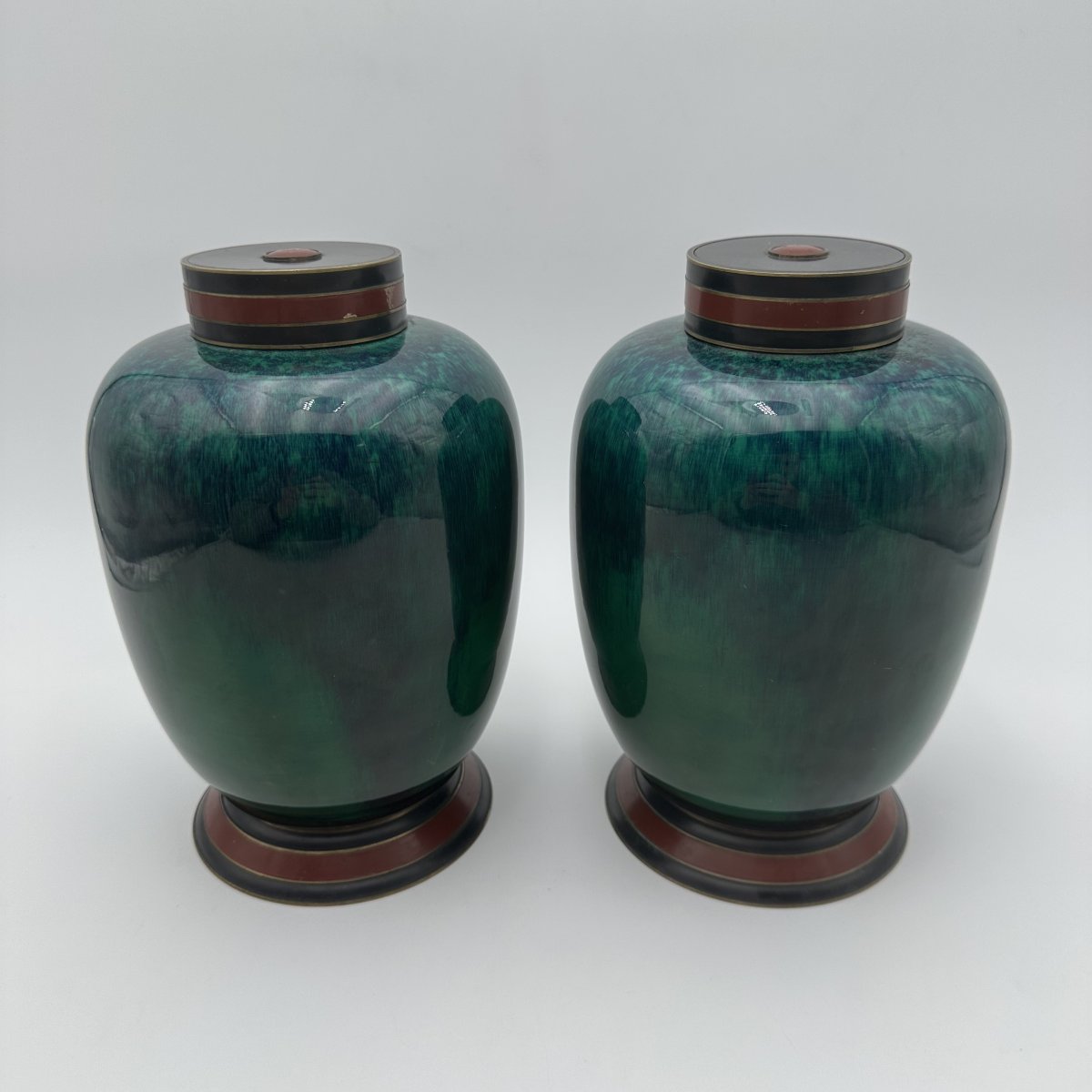 Pair Of Sèvres Porcelain Covered Vases With Emerald Glaze, Art Deco Period.-photo-6