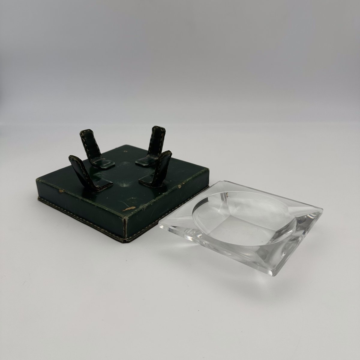 Cendrier en Cristal et Cuir Vert dans le Goût de Jacques Adnet, Années 1950.-photo-1