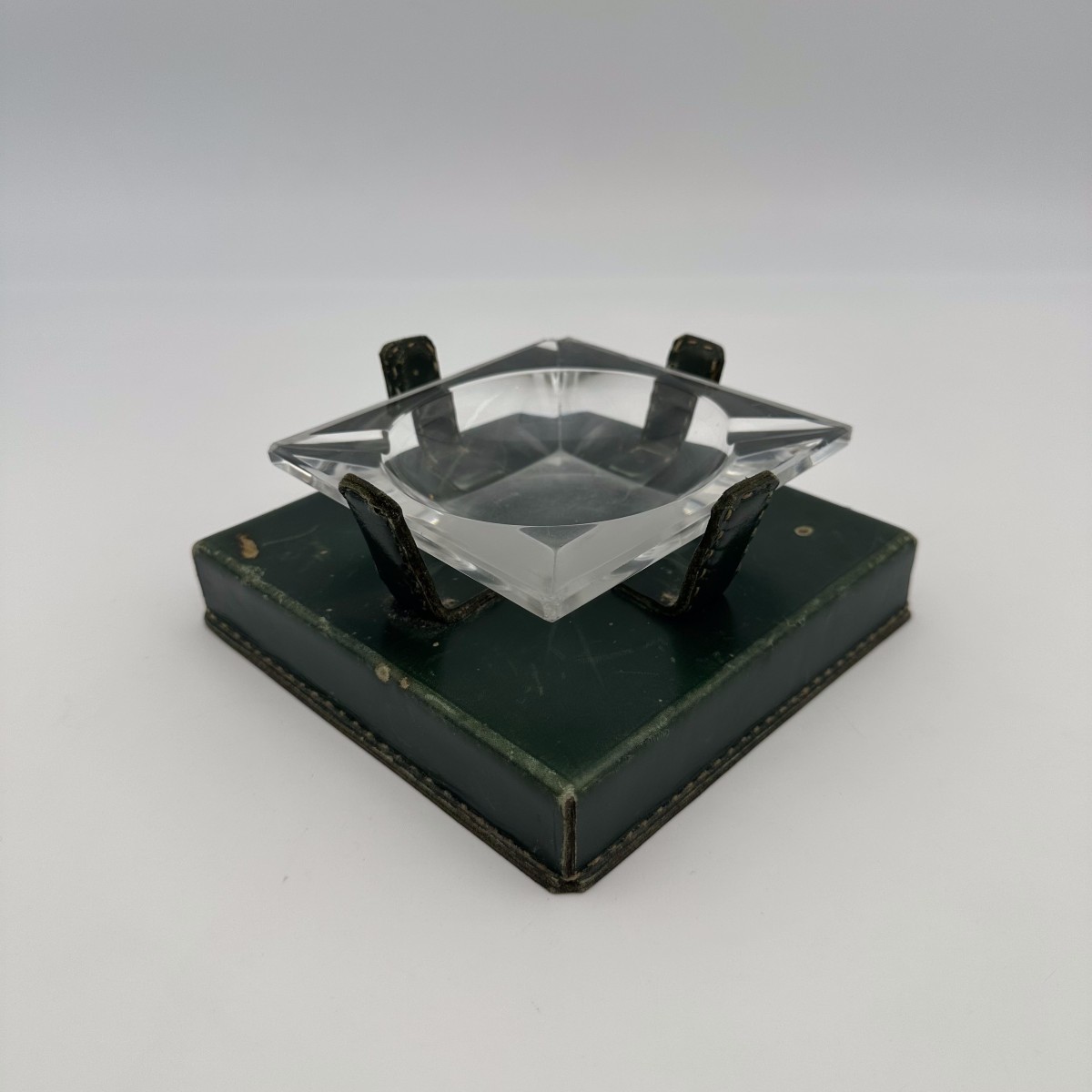 Cendrier en Cristal et Cuir Vert dans le Goût de Jacques Adnet, Années 1950.