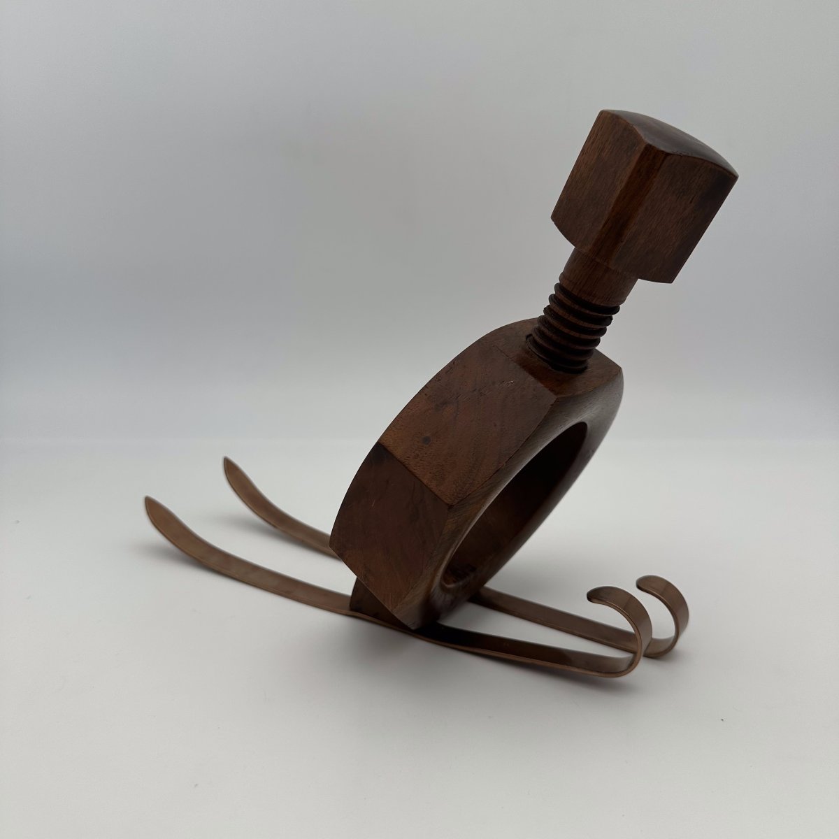 Sculptural Trompe-l'œil Solid Wood "nut On Skis" Bottle Holder, 1970s.-photo-4