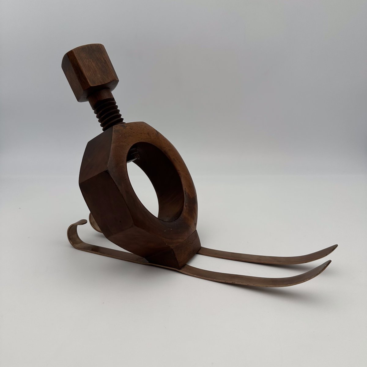 Sculptural Trompe-l'œil Solid Wood "nut On Skis" Bottle Holder, 1970s.-photo-3