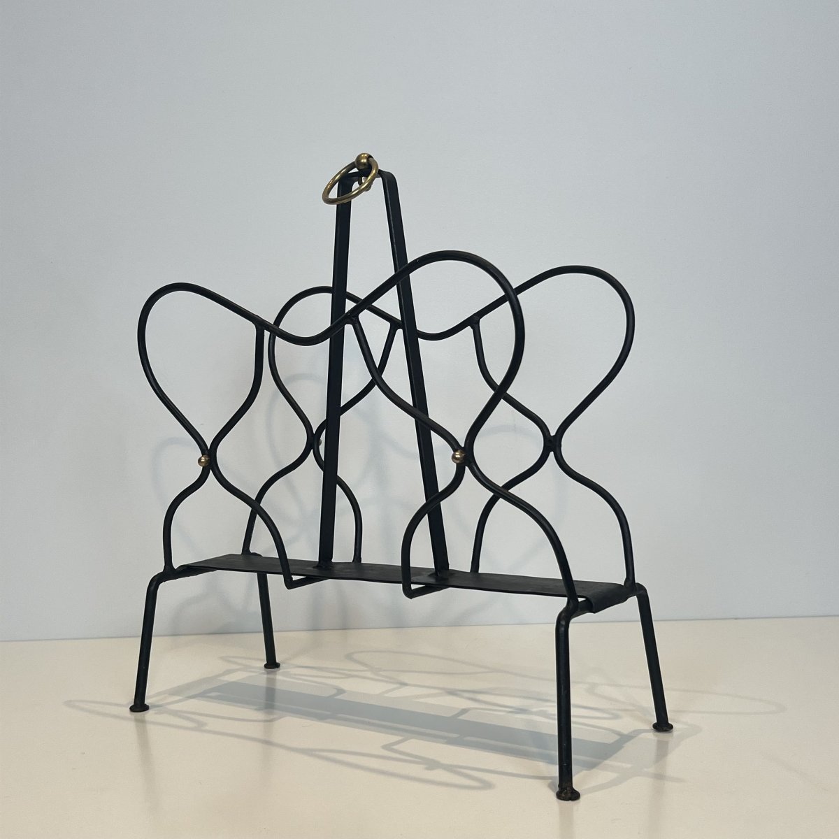 Porte-Revues en Métal Laqué Noir et Laiton, Attribué à Jacques Adnet, Années 1950.-photo-2