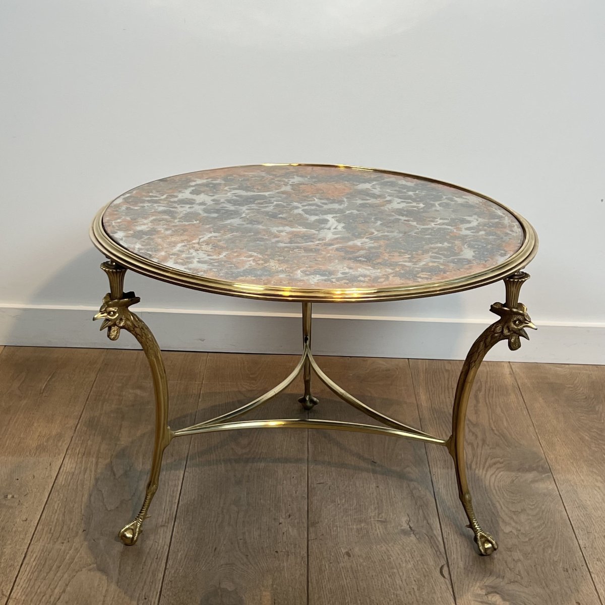 Table Basse Circulaire Tripode "Aux Coqs" en Bronze et Miroir Églomisé, Maison Charles, Vers 19-photo-2