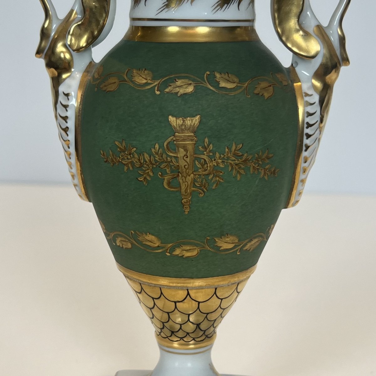 Paire de Vases en Porcelaine de Style Empire, Décor aux Cygnes et Faisceaux de Licteurs.-photo-5