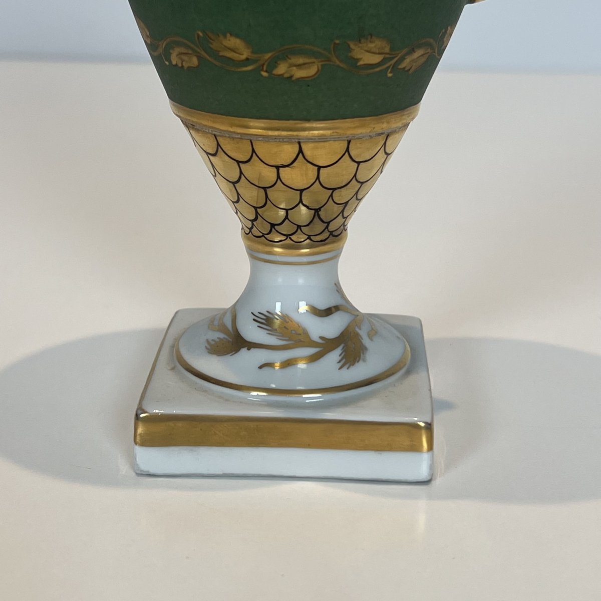 Paire de Vases en Porcelaine de Style Empire, Décor aux Cygnes et Faisceaux de Licteurs.-photo-6