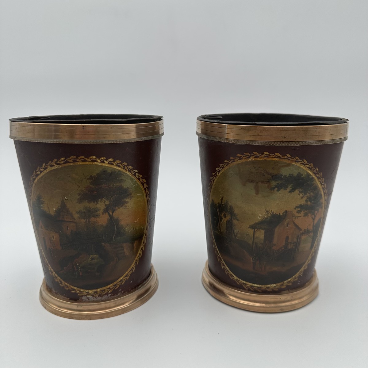 Paire de Cache-Pots en Tôle Peinte et Laiton, Décor de Paysages Bucoliques, XIXe Siècle.-photo-3