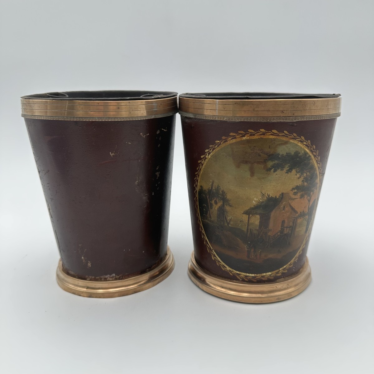 Paire de Cache-Pots en Tôle Peinte et Laiton, Décor de Paysages Bucoliques, XIXe Siècle.-photo-3