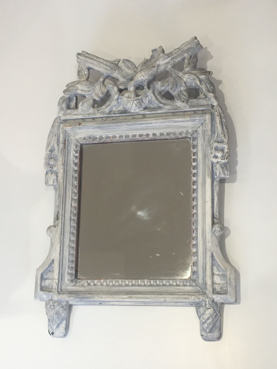 Miroir de Style Louis XVI en Bois Sculpté Patiné Gris à Fronton aux Colombes. Travail Français.-photo-4