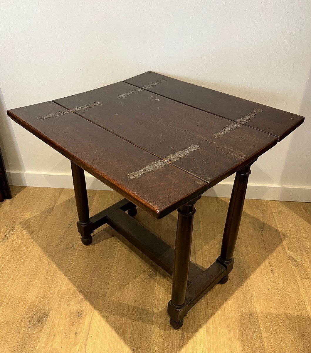 Walnut  Folding-top Changing Table  With Stretcher. Portuguese Work. 18th Century-photo-1