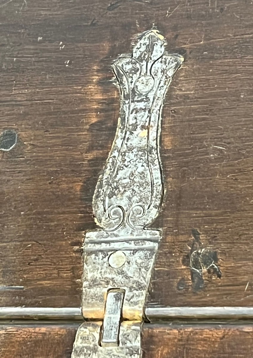 Walnut  Folding-top Changing Table  With Stretcher. Portuguese Work. 18th Century-photo-5
