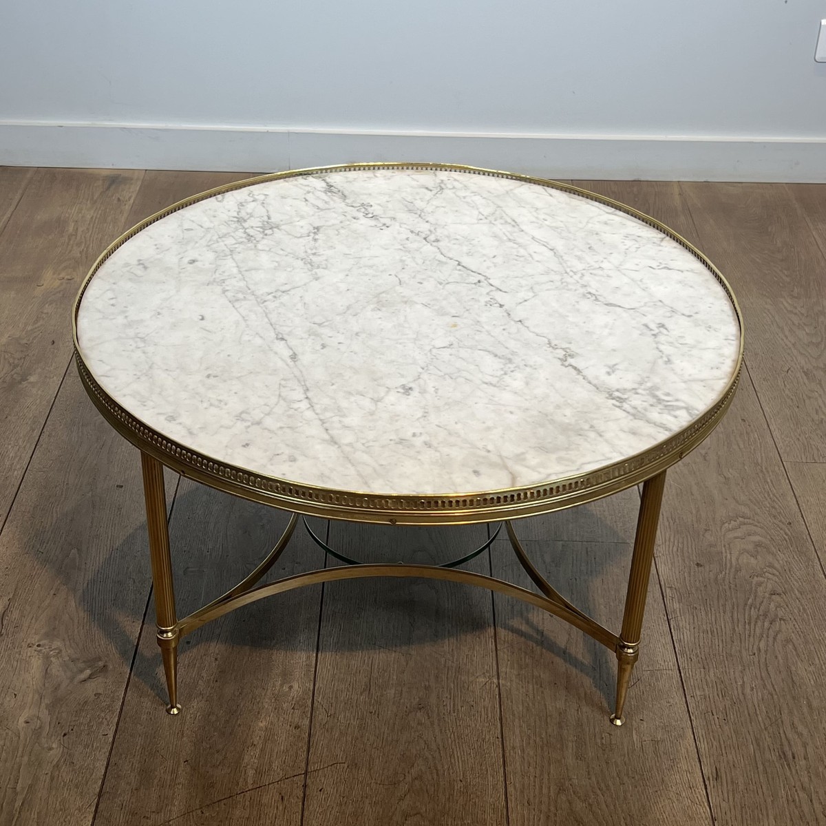 Round Neoclassical Coffee Table In Brass With A Beaded Gallery. White Marble Top And Lo. French-photo-2
