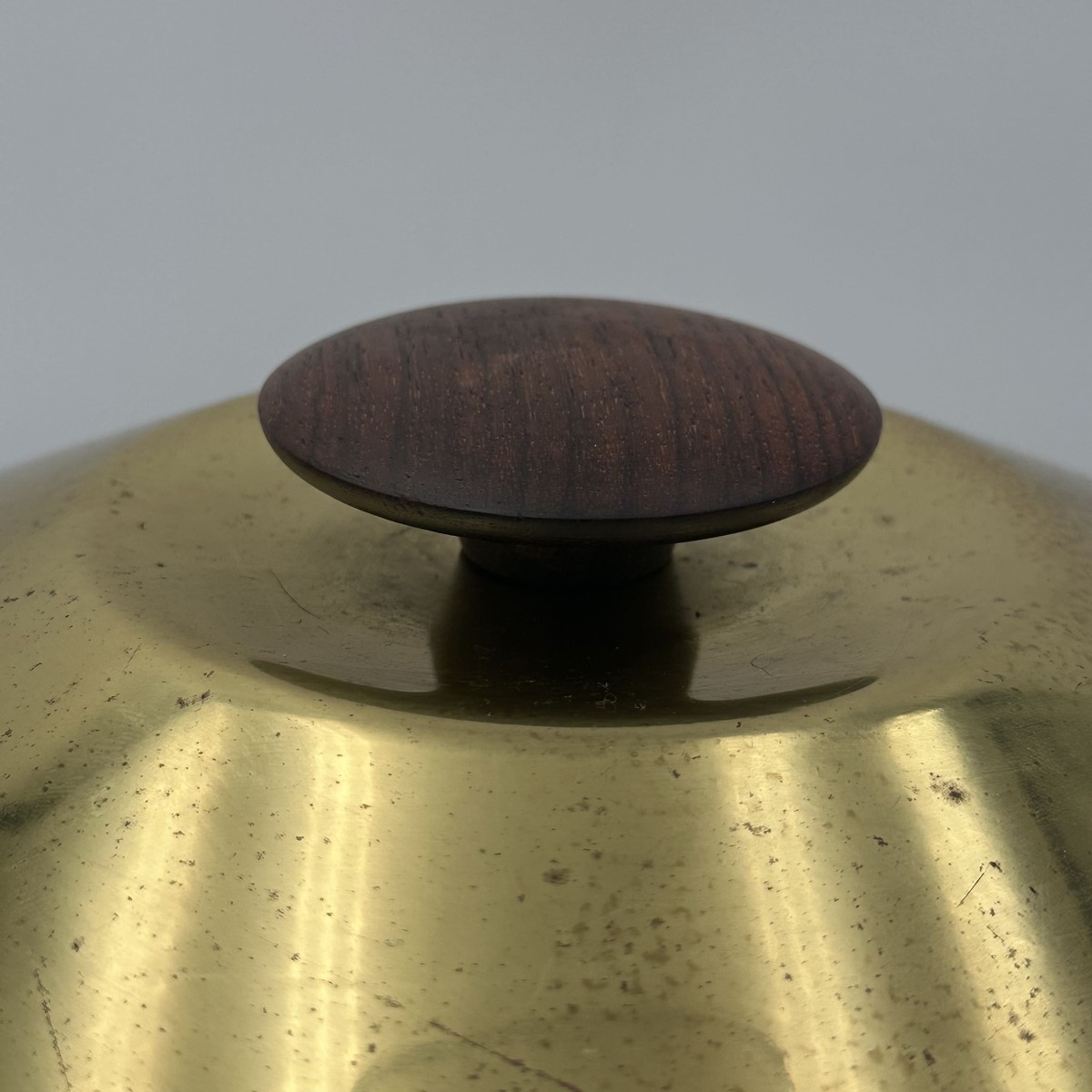 Ice Bucket Sheathed In Green Leather And Brass With An Arched Handle. Italian Work. Circa 1960-photo-4