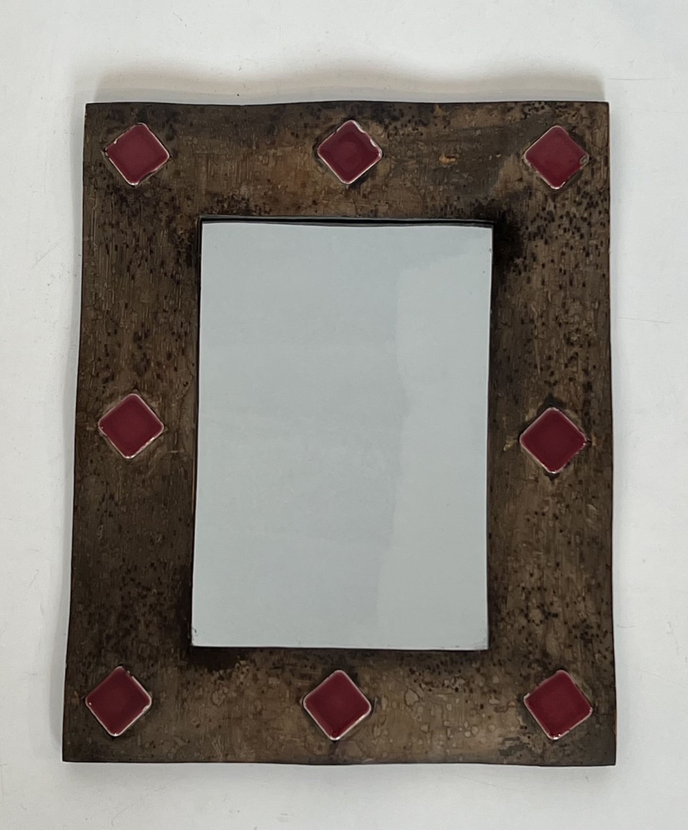 Miroir à Cadre en Céramique Émaillée Bronze à Cabochons Rouges. Travail Français dans le Goût d-photo-3