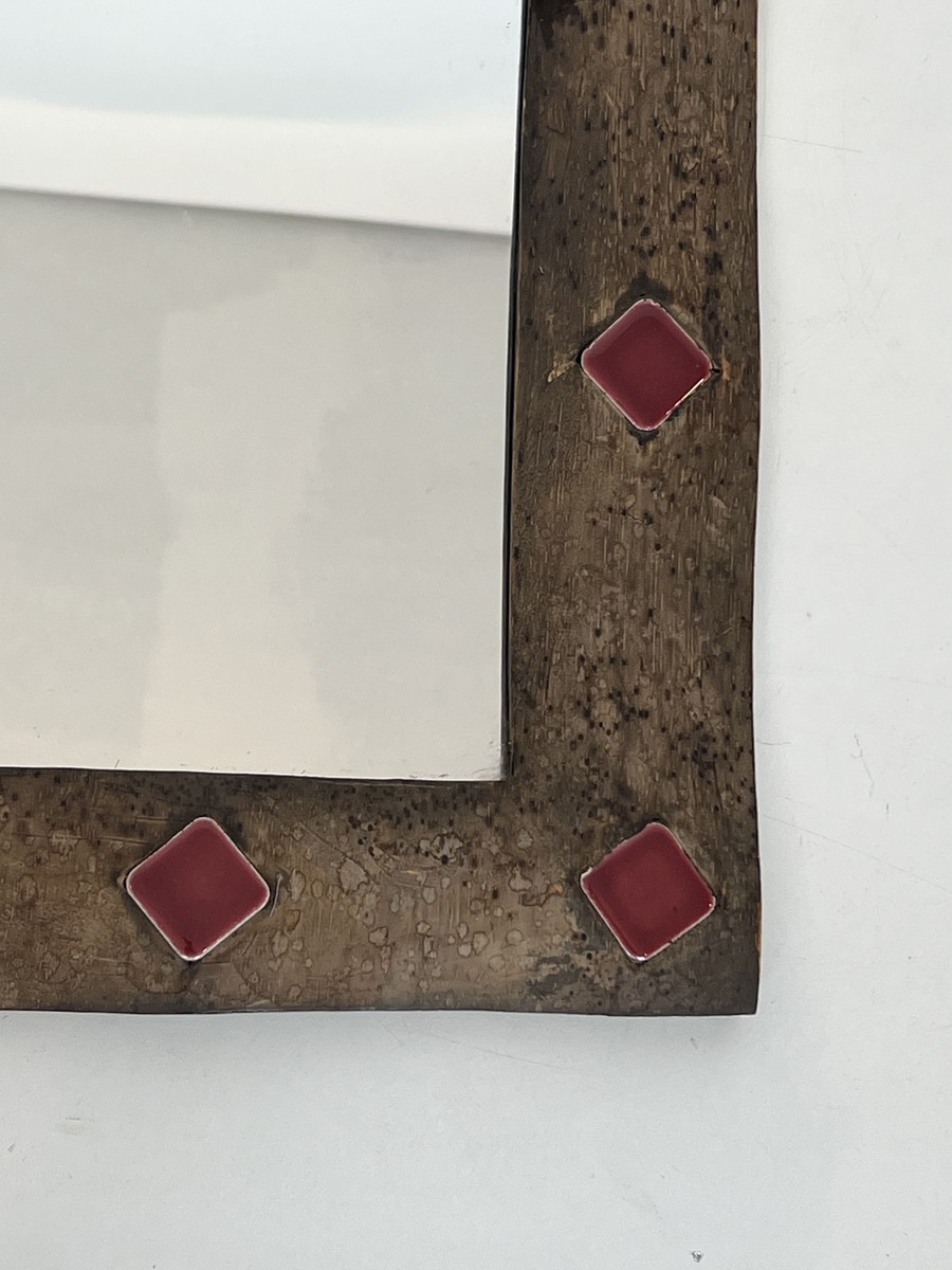 Miroir à Cadre en Céramique Émaillée Bronze à Cabochons Rouges. Travail Français dans le Goût d-photo-3