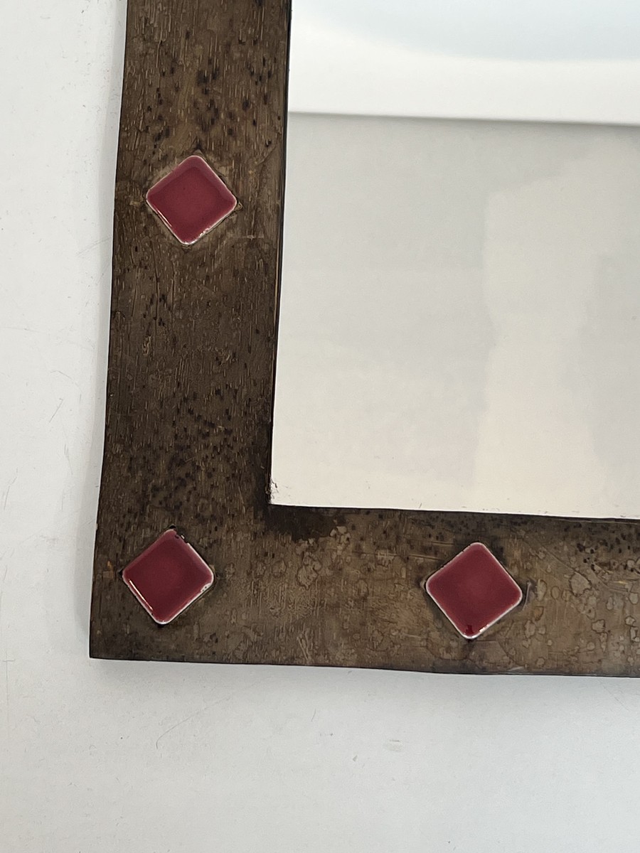 Miroir à Cadre en Céramique Émaillée Bronze à Cabochons Rouges. Travail Français dans le Goût d-photo-4