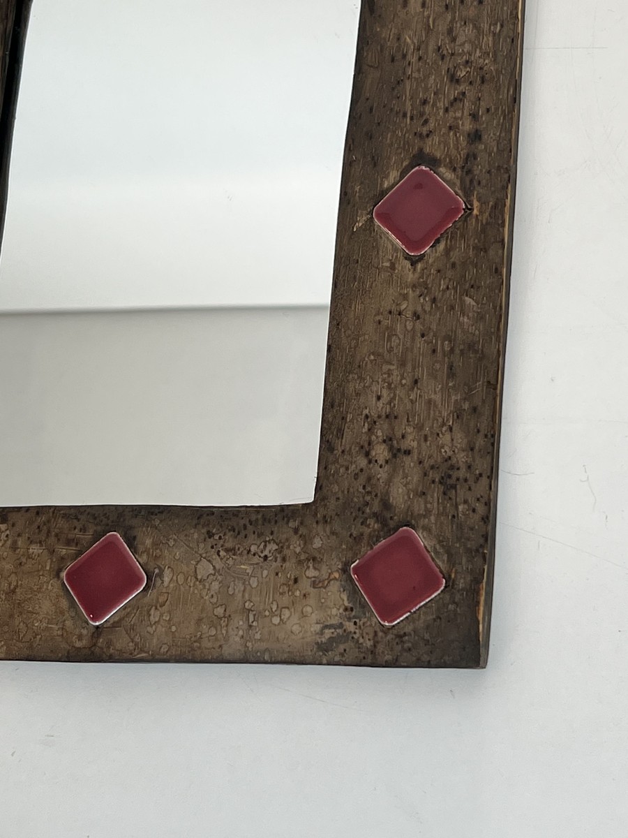 Miroir à Cadre en Céramique Émaillée Bronze à Cabochons Rouges. Travail Français dans le Goût d-photo-5