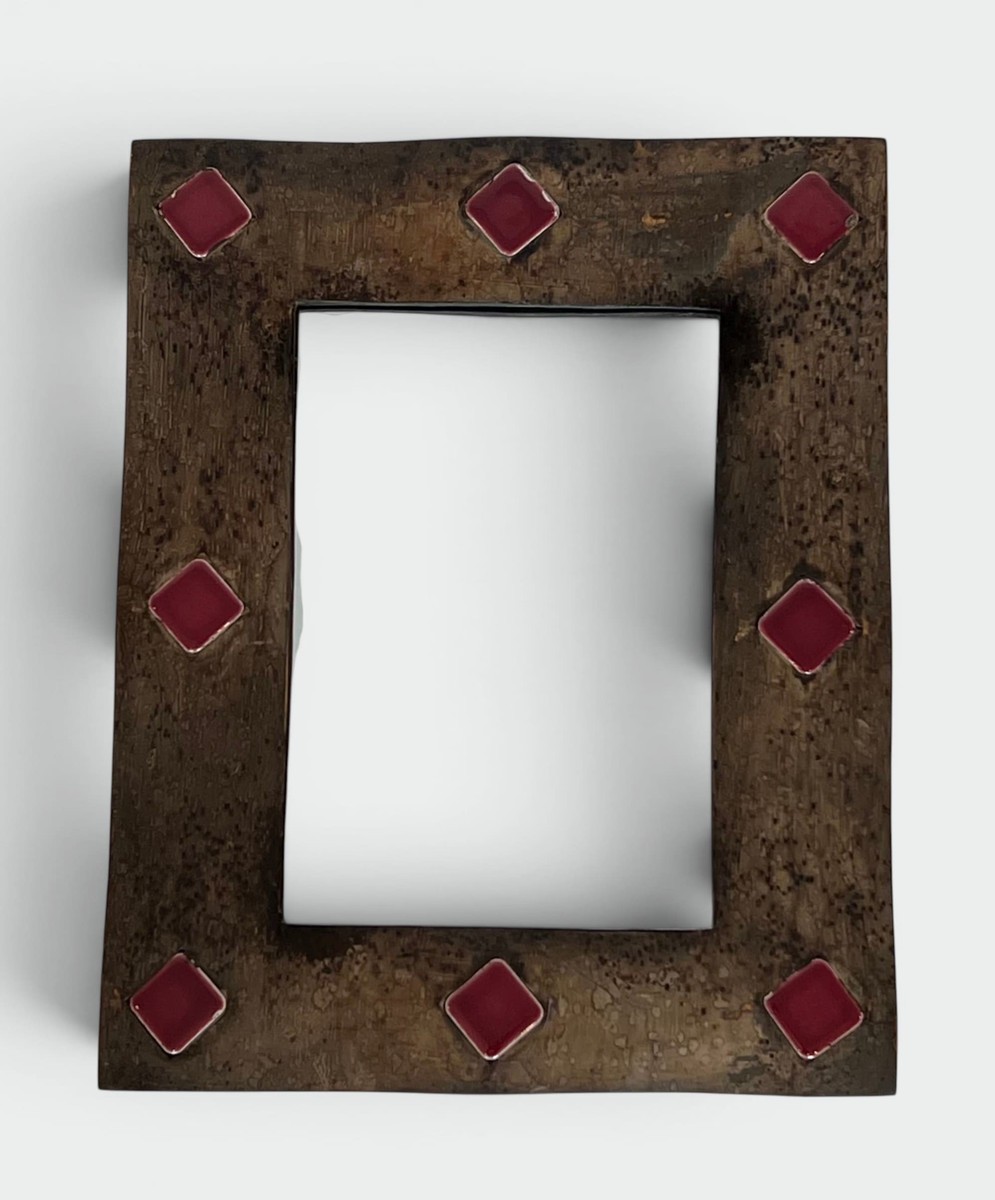 Miroir à Cadre en Céramique Émaillée Bronze à Cabochons Rouges. Travail Français dans le Goût d