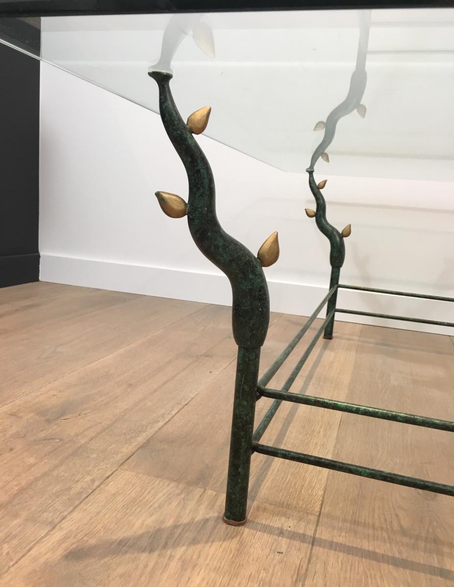 Table basse en fer forgé à piètement constitué de branches d'arbre patinées et dorées. Dans le goût de Willy Daro. Vers 1970-photo-2