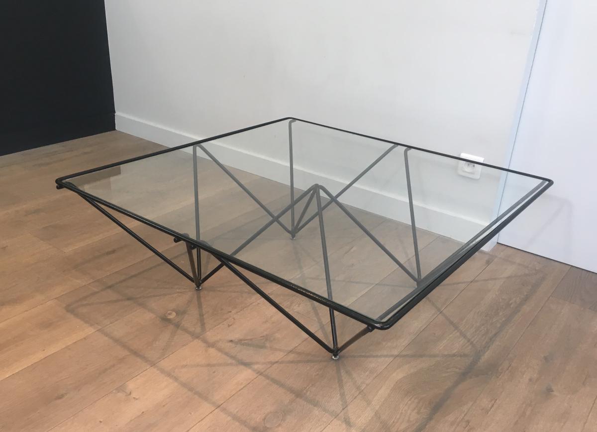 Paolo Piva. Table Basse En Métal Laqué Noir Et Plateau De Verre Clair. Italie. Vers 1970 