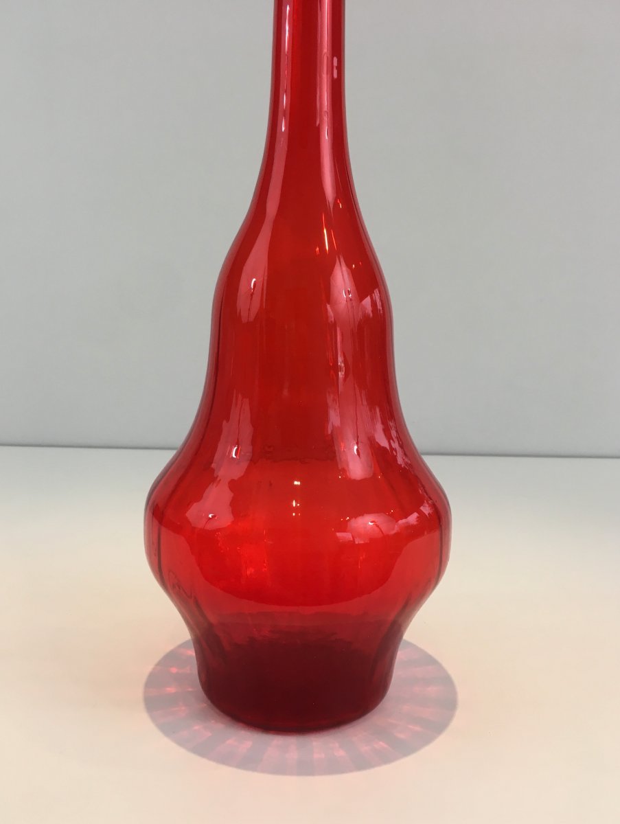 Red Glass Design Bottle. Circa 1970-photo-3