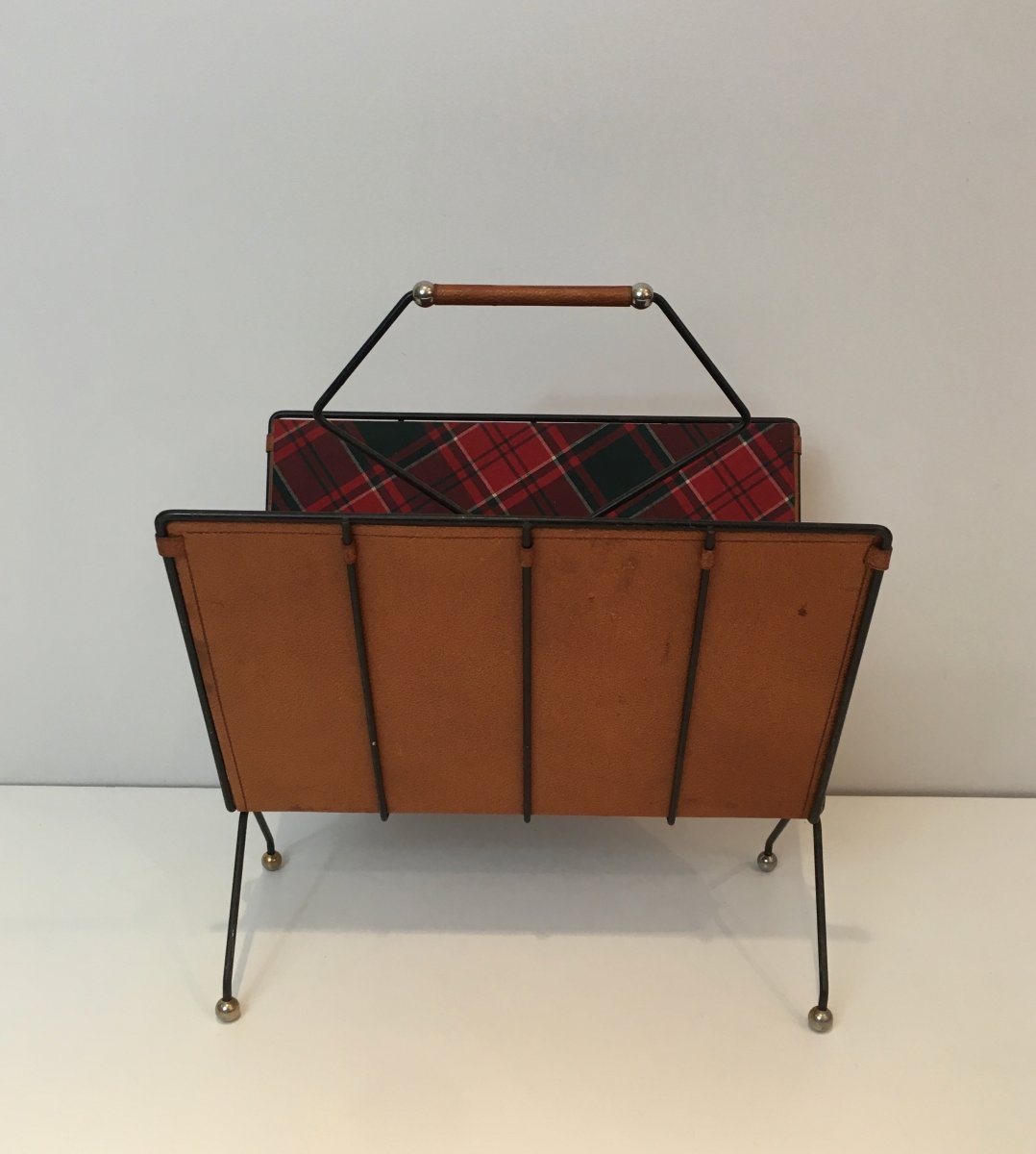 Magazine Rack In Black Lacquered Metal, Leather And Checkered Fabrics. French Work. Around 1950-photo-3