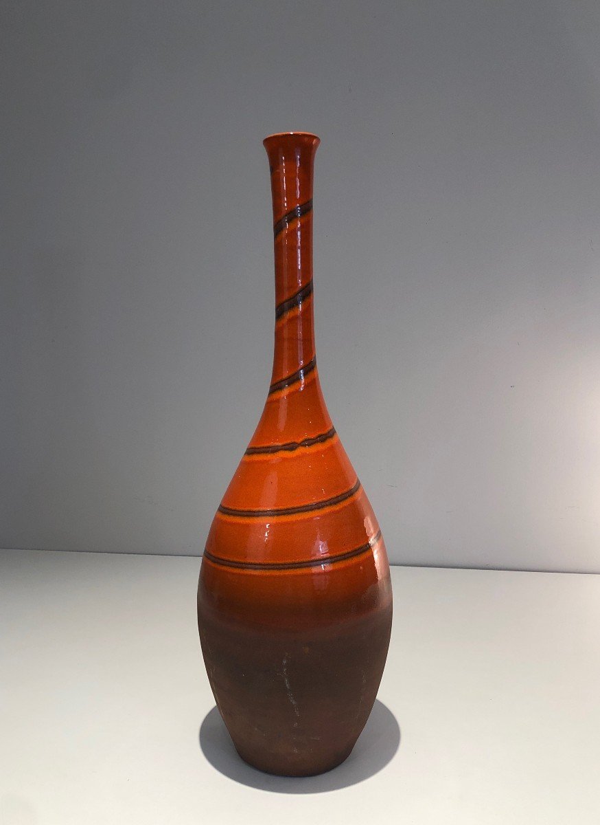 Grand Vase En Céramique Dans Les Tons Rouge-orangé. Travail Français. Vers 1950