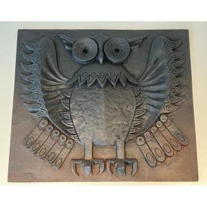 Modernist Cast Iron Fireback Showing An Owl