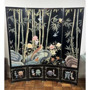 Chinese Lacquer Screen With Bird And Bamboo Decorations. Chinese Work. Circa 1950