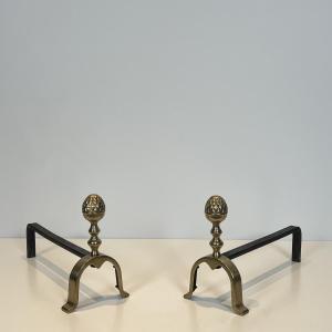 Paire de Chenets de Style Néoclassique en Laiton Aux Pommes de Pin