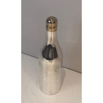 Shaker En Métal Argenté En Forme De Bouteille De Champagne. Travail Français. Vers 1930