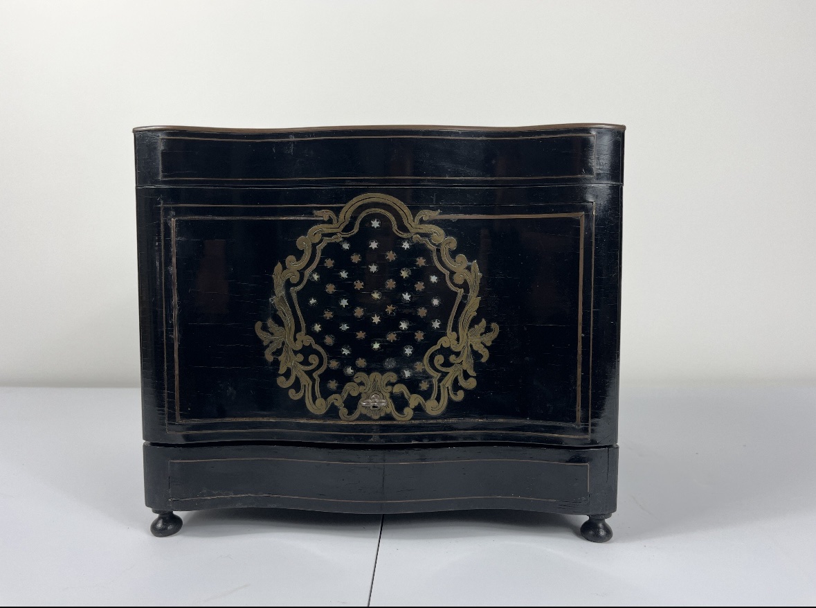 Napoleon III Liqueur Cabinet-photo-1
