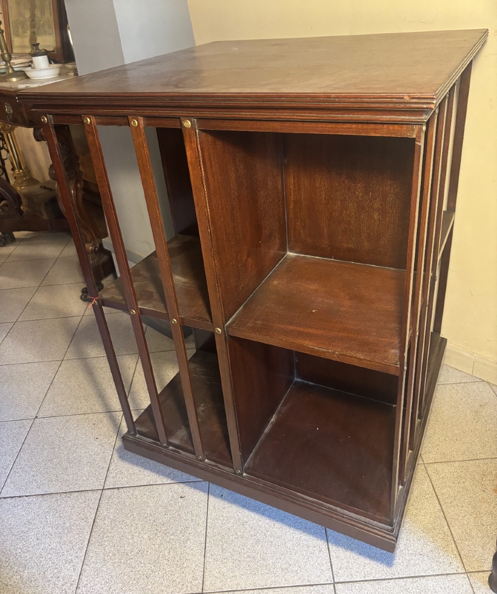 Bibliothèque pivotante