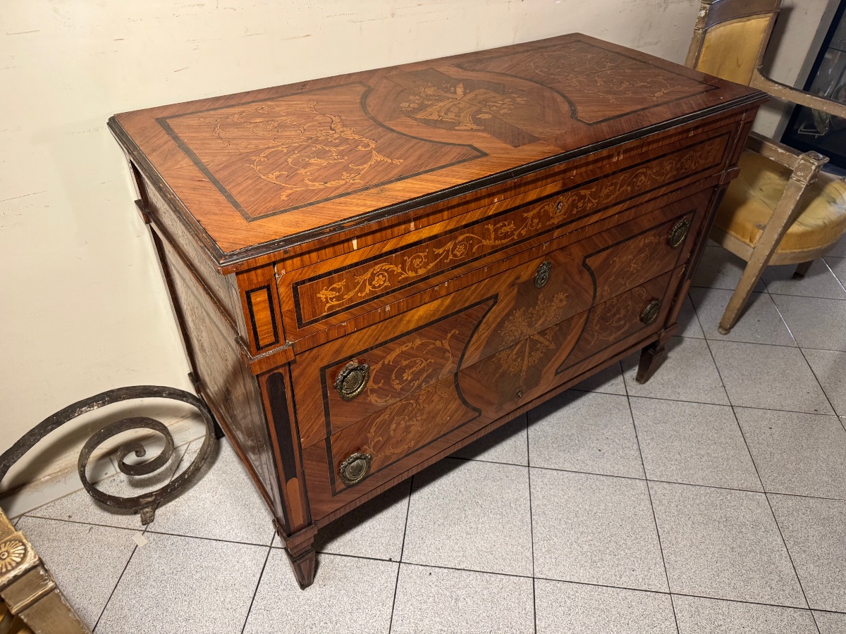 Commode italienne du XVIIIe siecle en marqueterie-photo-1