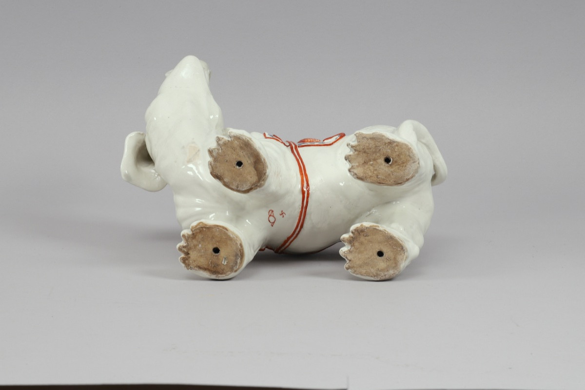 Eléphant à trompe levée en porcelaine de Samson-photo-1