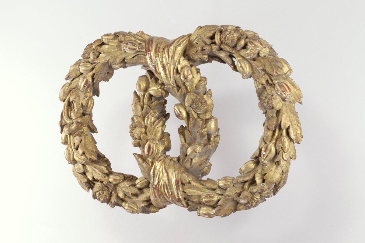 Golden Carved Wooden Garland-photo-2