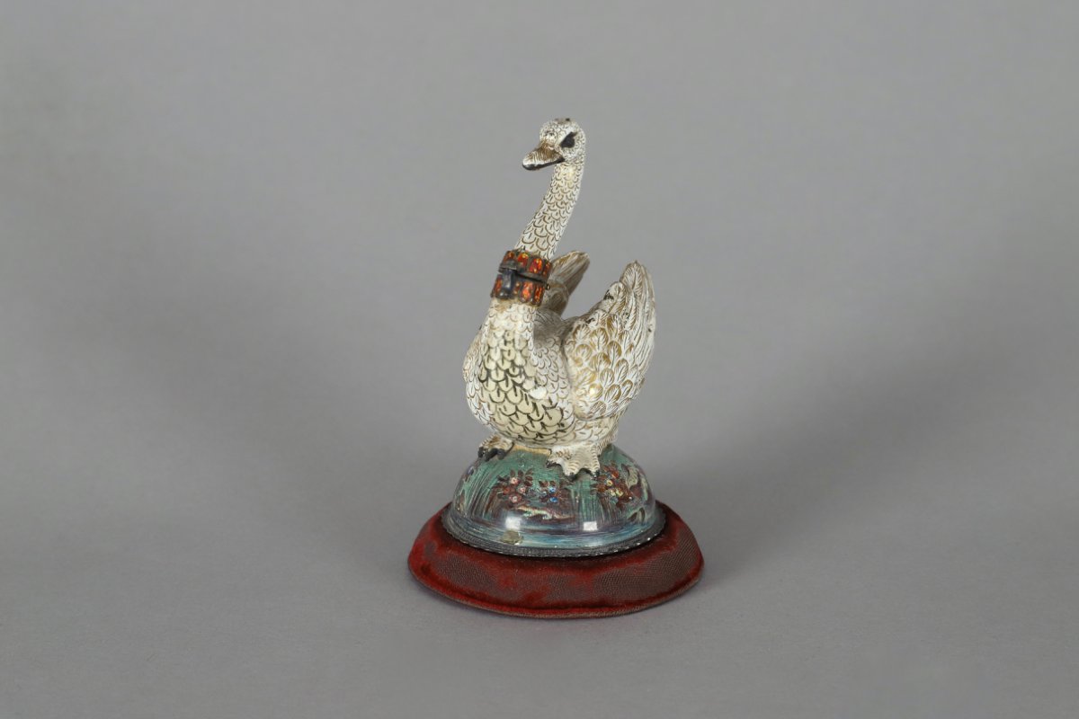 Swan-shaped Perfume Bottle-photo-3