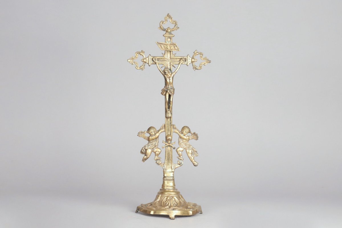 Crucifix en laiton