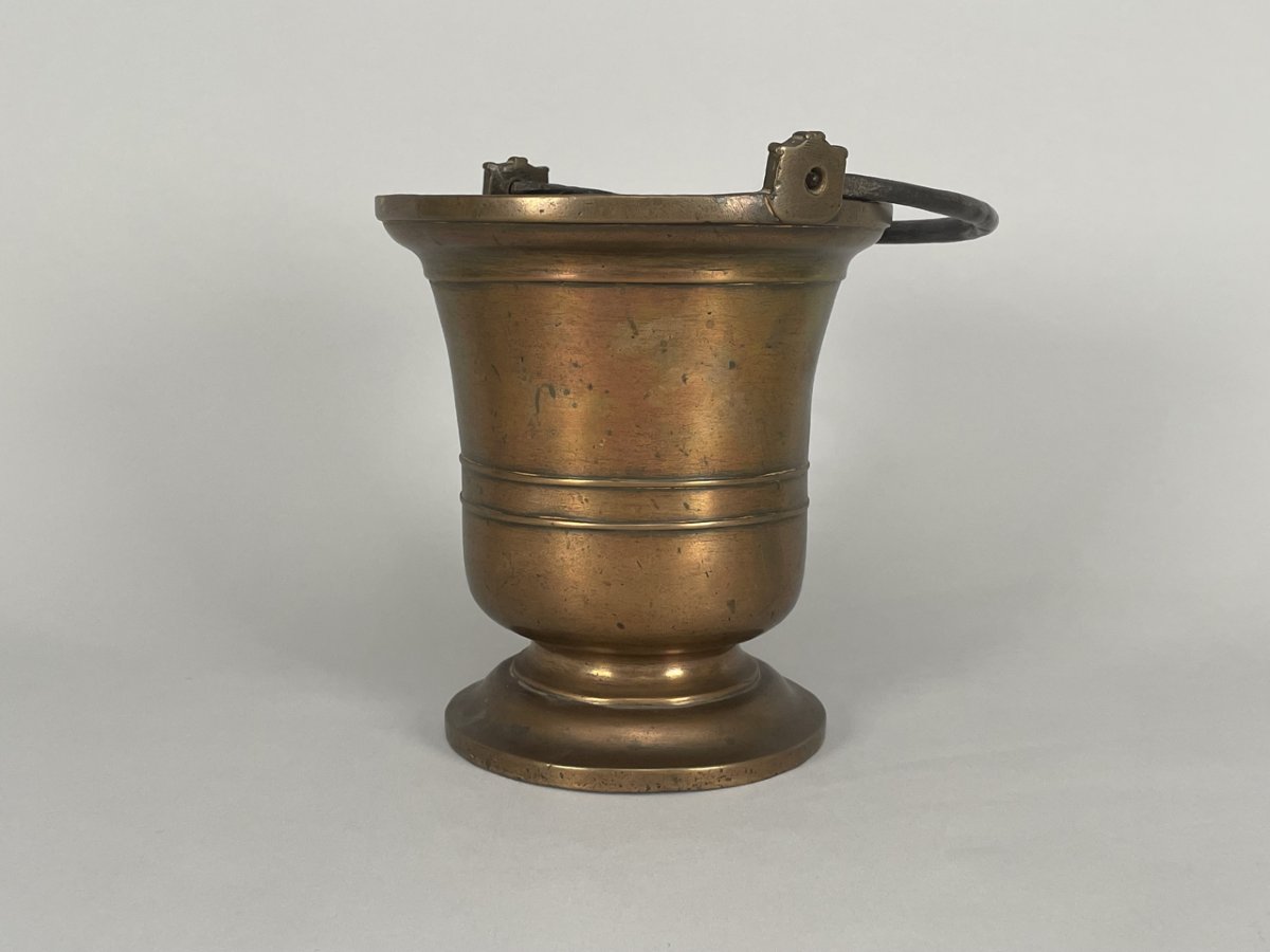 Seau à eau bénite en bronze, Lorraine, XVIIIe