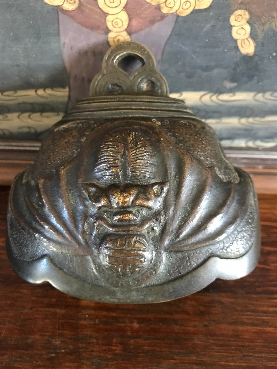 Gong en bronze à décor de chauve sourie et son support en bois dur , Vietnam XIXème siècle-photo-1