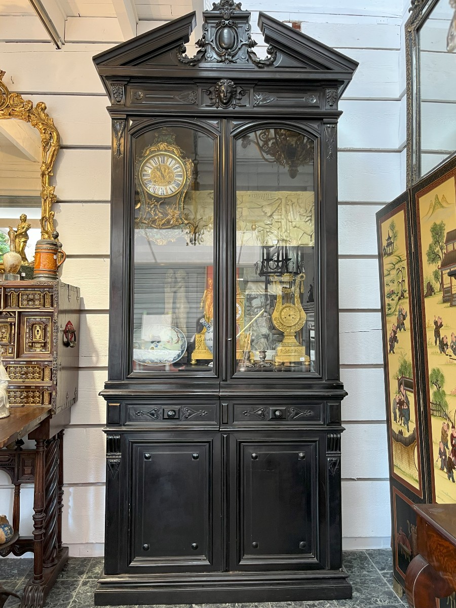 vitrine , armoire  , bibliothèque en bois noirci , époque Napoléon III