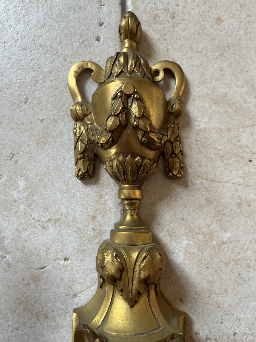 Paire d'appliques en bronze doré de style Louis XVI , XIXème siècle , hauteur 56cm-photo-1