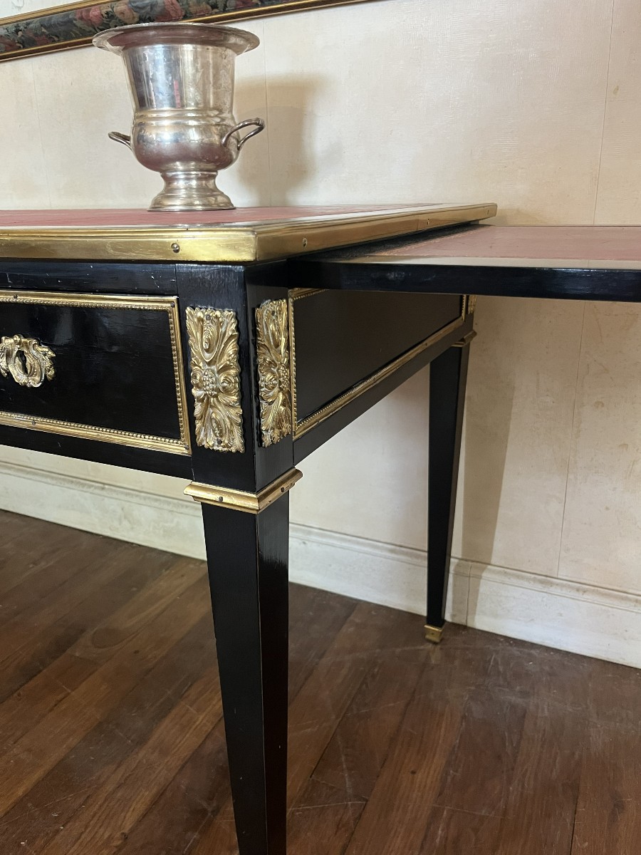 Bureau plat laqué noir de style Louis XVI, Maison Jansen , XXème siècle .-photo-4