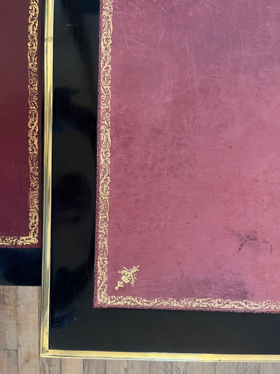 Bureau plat laqué noir de style Louis XVI, Maison Jansen , XXème siècle .-photo-1