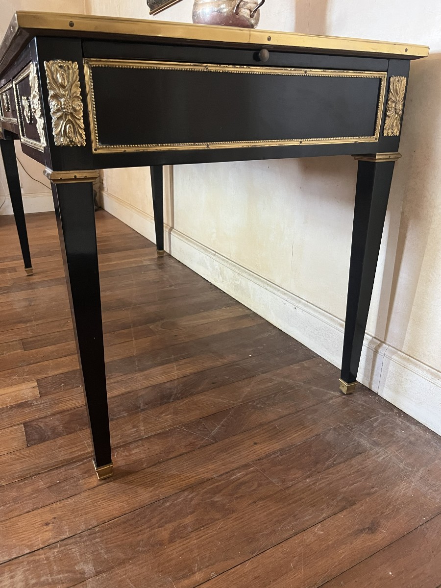 Bureau plat laqué noir de style Louis XVI, Maison Jansen , XXème siècle .-photo-2