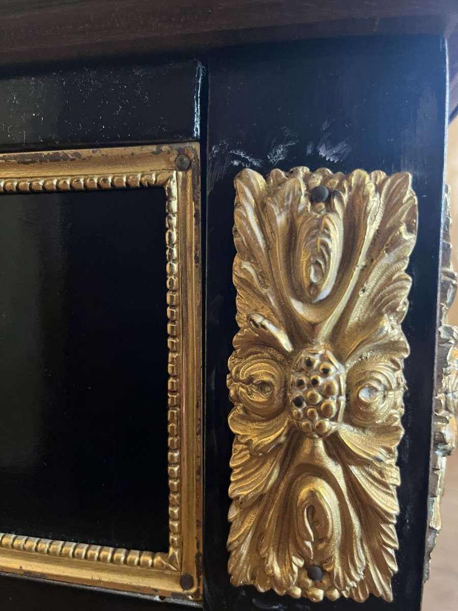 Bureau plat laqué noir de style Louis XVI, Maison Jansen , XXème siècle .-photo-4