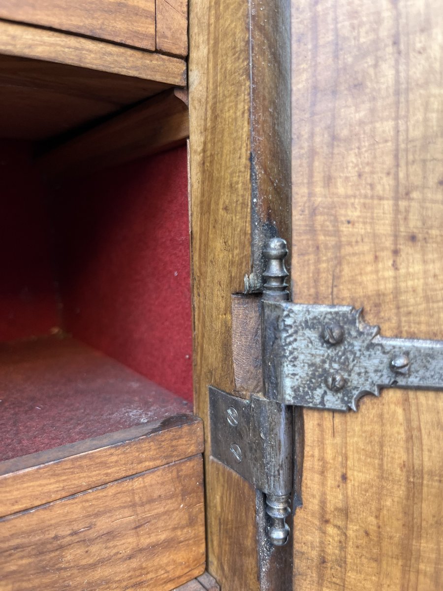 Armoire de maîtrise de style Régence en noyer-photo-1