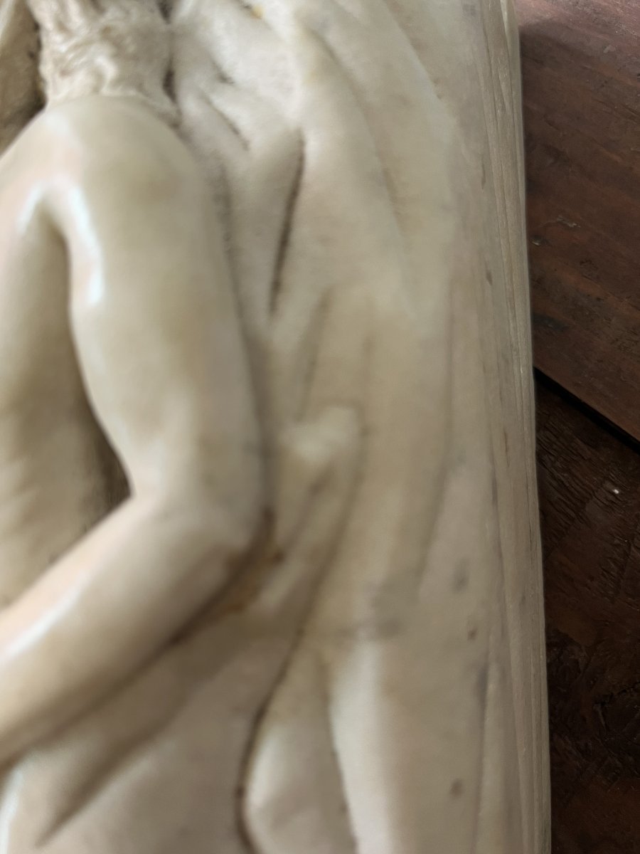 17th-century Marble Sculpture Of Christ Recumbent-photo-1