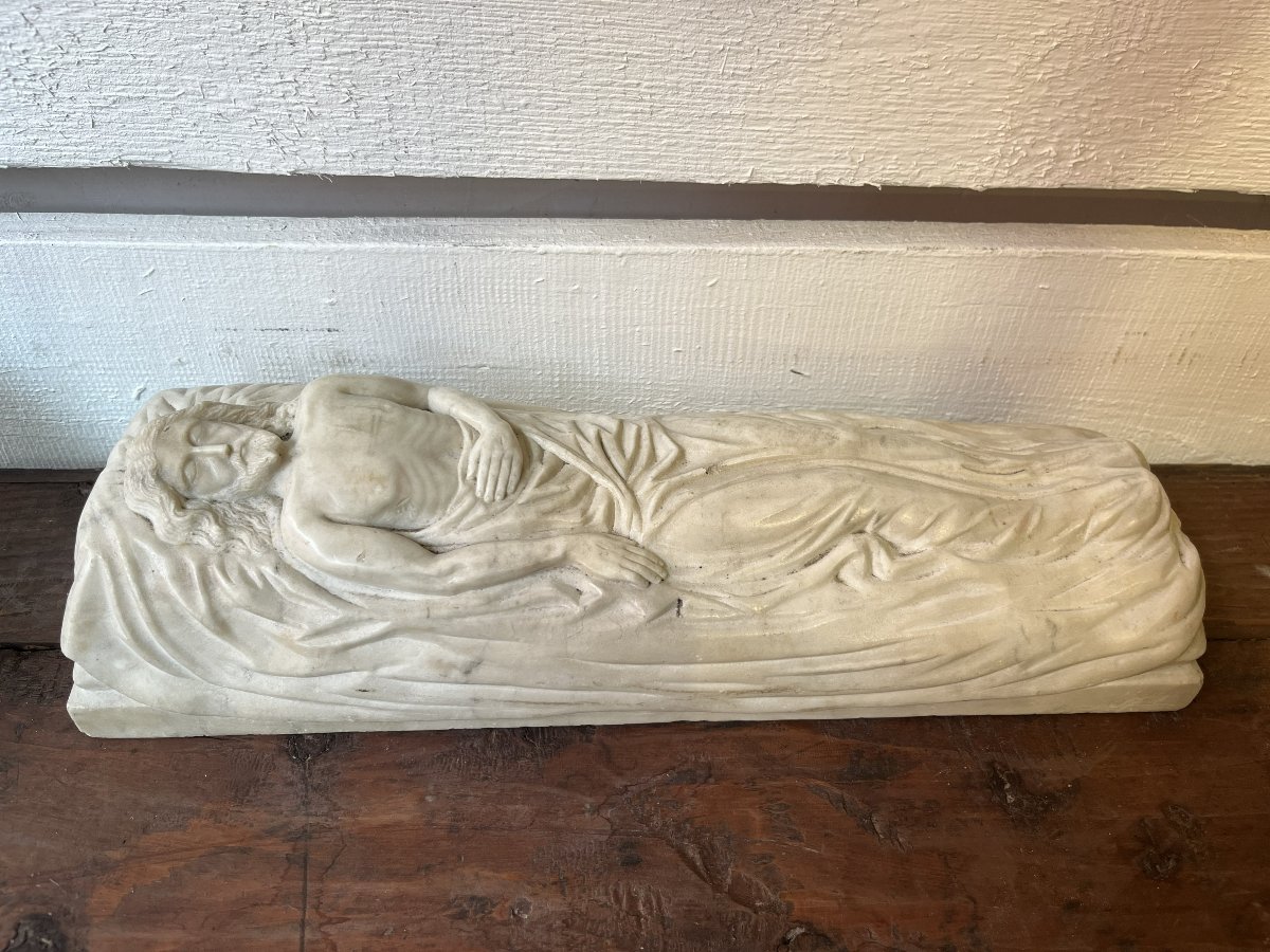 17th-century Marble Sculpture Of Christ Recumbent