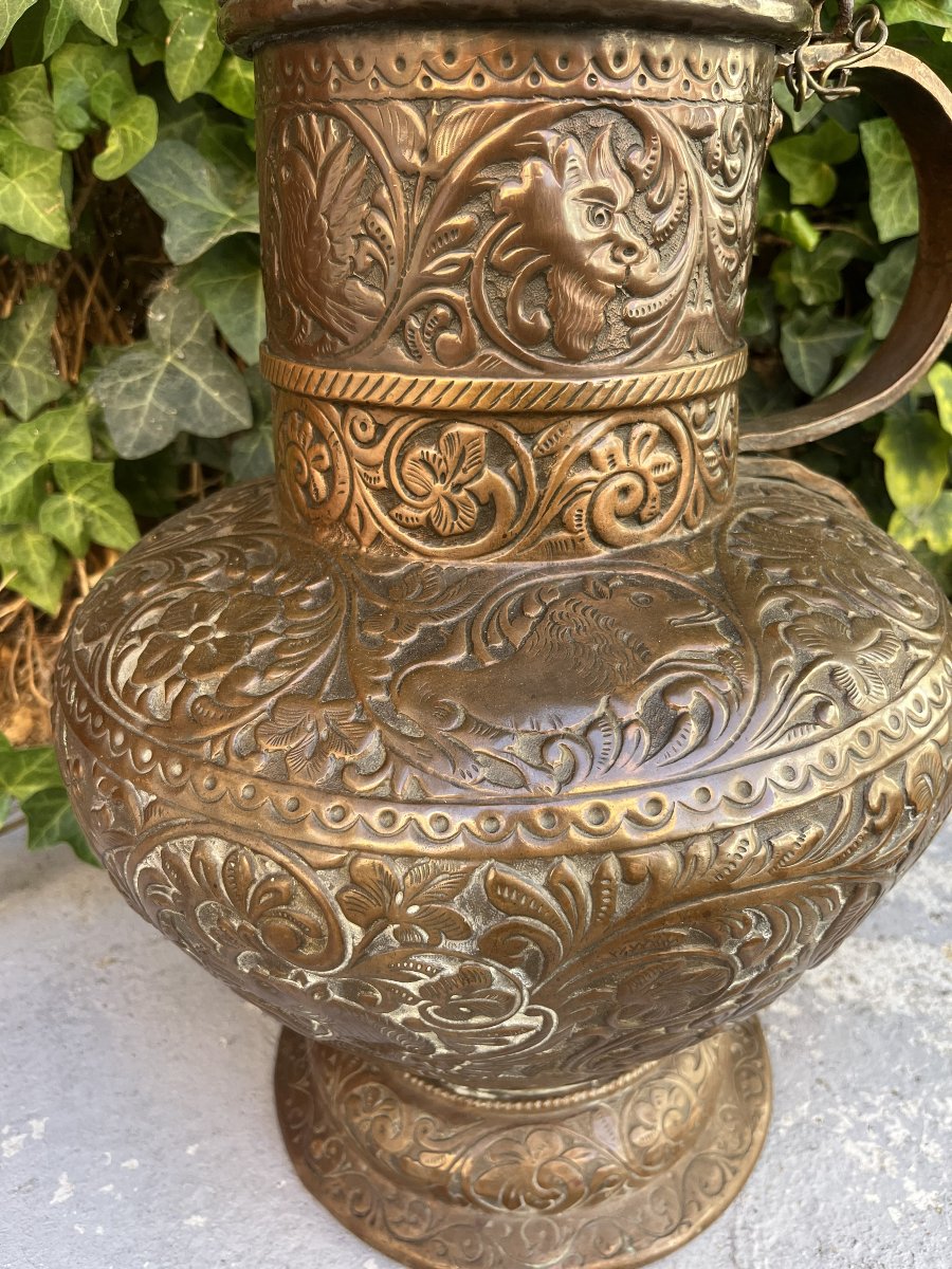 Cruche couverte en cuivre repoussé à blason, Italie,XVIIIème siècle-photo-2